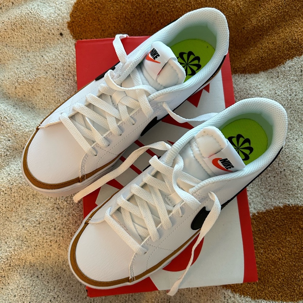 NEW Nike Court Legacy Sneakers